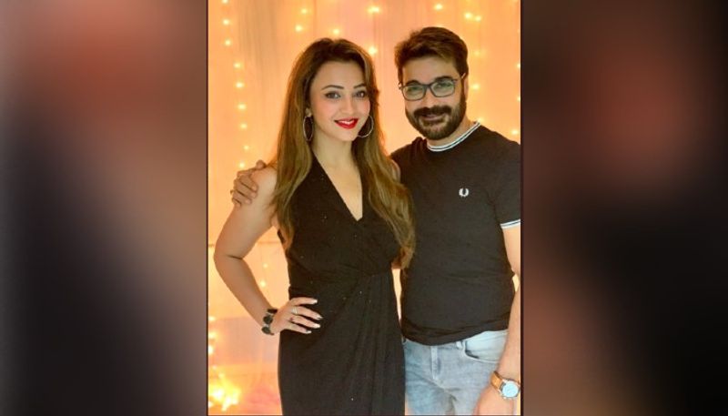 জন্মদিনে বিশেষ শুভেচ্ছা জানিয়ে কৌশানি লিখলেন, লেজেন্ড-কে জন্মদিনের অনেক শুভেচ্ছা। অনেকের অনুপ্রেরণা হয়ে এভাবেই সকলের মনে থেকো।
