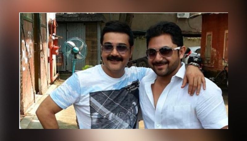 শুভেচ্ছা জানালেন অভিনেতা সোহম চট্টোপাধ্যায়। ভালোবাসা ও প্রণামও জানালেন অভিনেতাকে। শেয়ার করলেন টলিপাড়ায় তোলা একটি ছবিও।