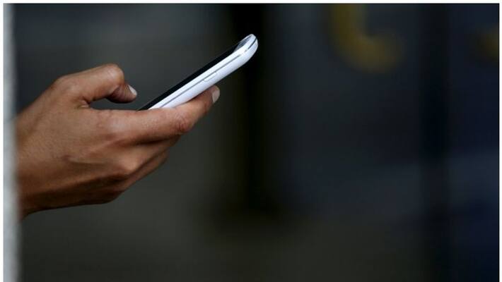 Group of people attacks boy for sending porn message video goes viral Group of people attacks boy for sending porn message video goes viral