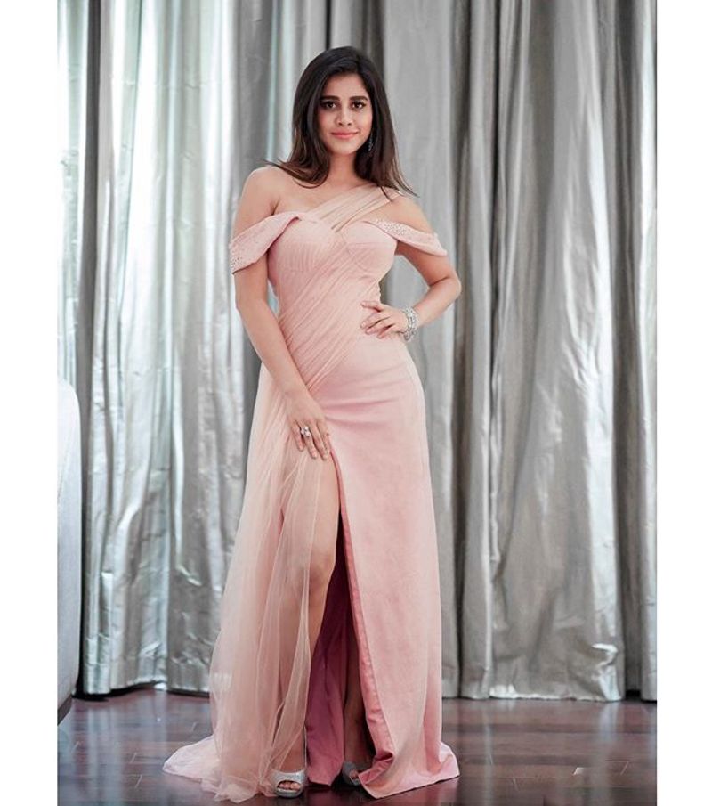 (Courtesy__Instagram) ఇస్మార్ట్ శంకర్ సక్సెస్ సక్సెస్ తో నభాకు మరిన్ని అవకాశాలు వస్తున్నాయి.
