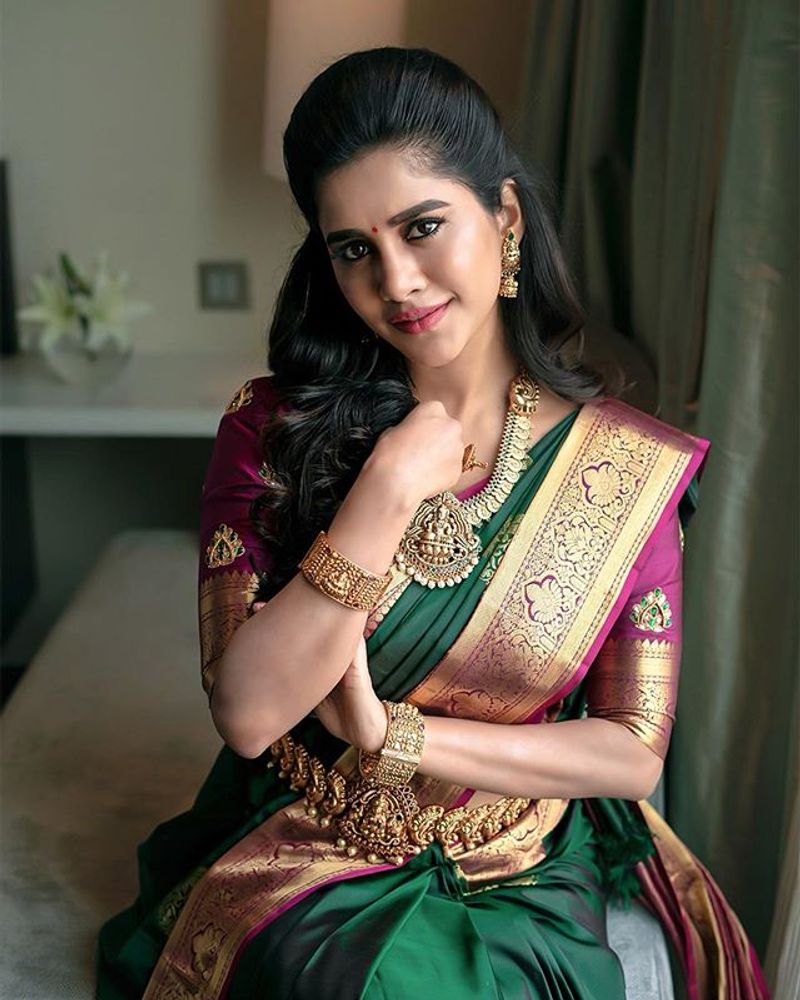(Courtesy__Instagram) సోషల్ మీడియాలో యాక్టివ్ అవుతూ యువతలో మరింతగా తన క్రేజ్ పెంచుకుంటోంది నభా.