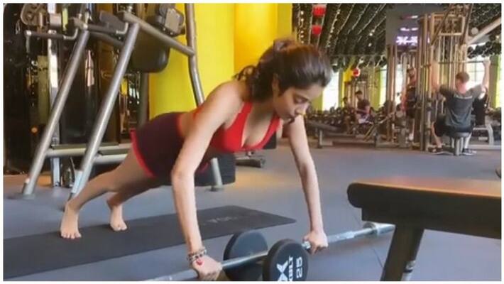 Janhvi Kapoor gives fitness motivation Janhvi Kapoor gives fitness motivation