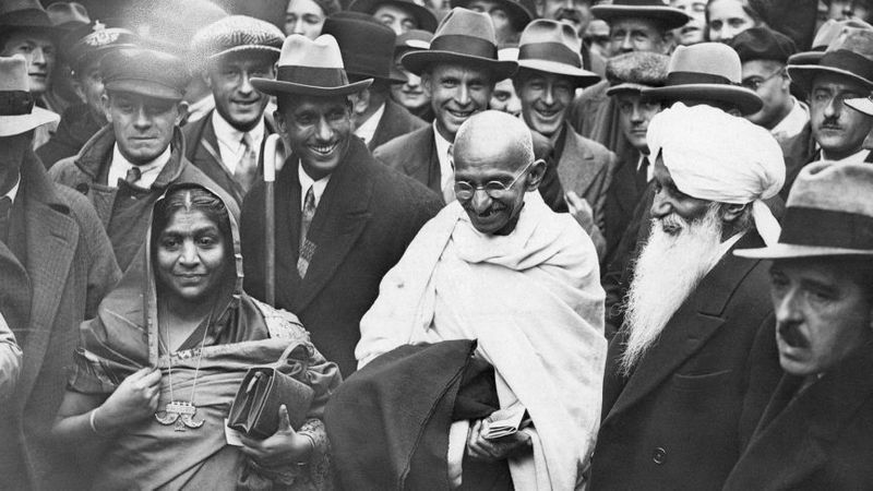 எளிமையின் சின்னமாய் வாழ்ந்த காந்தி