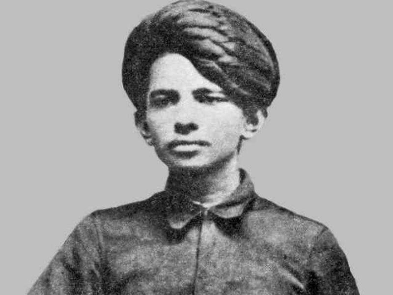இளம் வயதில் எடுக்கப்பட்ட காந்தியின் புகைப்படம்