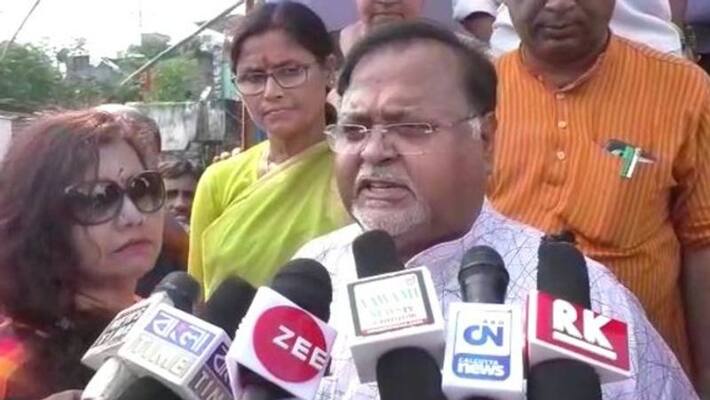 Minister Partha Chatterjee writes a letter to Governor and tweets it Minister Partha Chatterjee writes a letter to Governor and tweets it