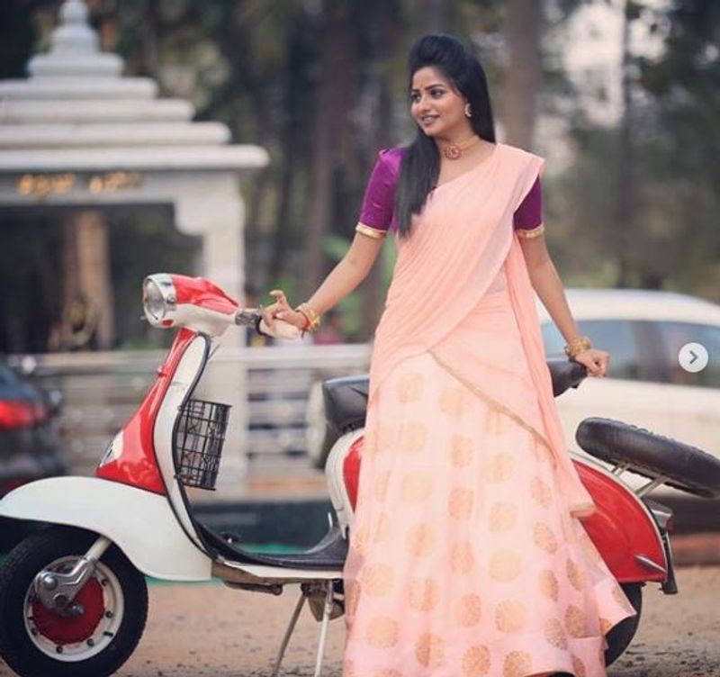Sandalwood Dimple queen Rachita Ram photo gallery
