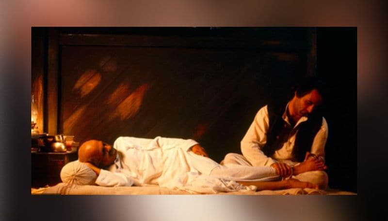 গান্ধী মাই ফাদারঃ এই ছবিতে মুখ্যভূমিকায় অভিনয় করেছিলেন অনিল কাপুর। গান্ধীজির ভূমিকাতে দেখা গিয়েছিল দর্শণ জারিওয়ালা। এই ছবিতে পিতা-পুত্রের সম্পর্কের গল্প উঠে আসে। প্রাক স্বাধীনতার সময় যে গল্পও অধিকাংশের কাছেই খুব চেনা।