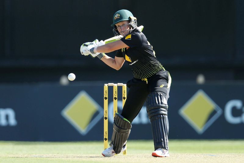 Australia Wicket keeper Alyssa Healy Shocking comments on Indian Captain Mithali Raj