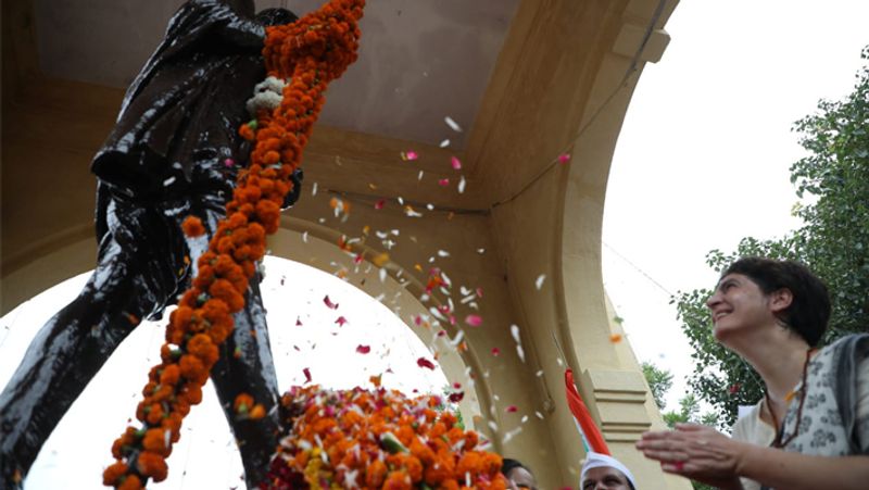 महात्मा गांधी की 150वीं जयंती पर कांग्रेस ने देशभर में पदयात्रा निकाली।