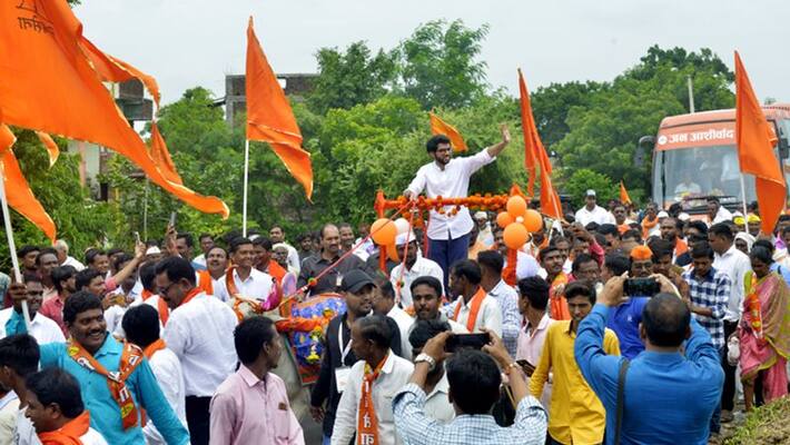 Aditya Thackeray rally, thieves' silver, woman's mangalsutra stolen, leaders pocketed Aditya Thackeray rally, thieves' silver, woman's mangalsutra stolen, leaders pocketed