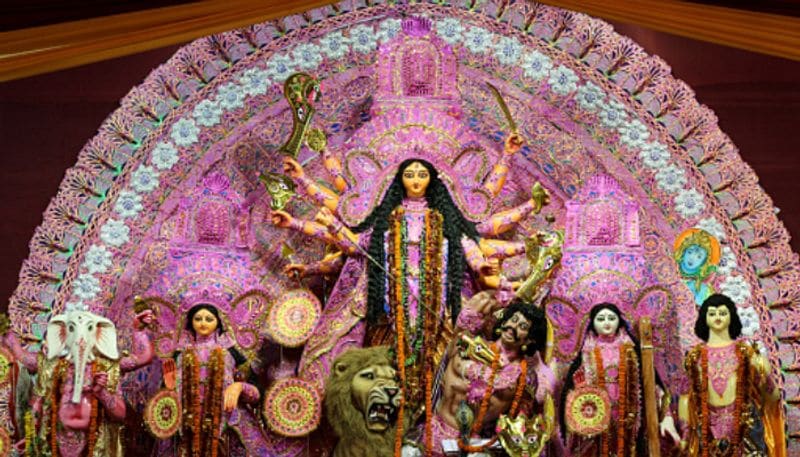 No restrictions on night pandal hopping on Durga puja: Mamata Banerjee-dbr