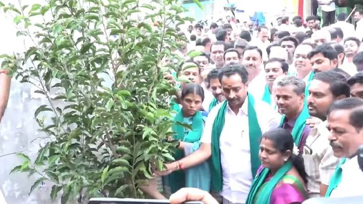 minister vijaya baskar participated in planting trees in karur minister vijaya baskar participated in planting trees in karur