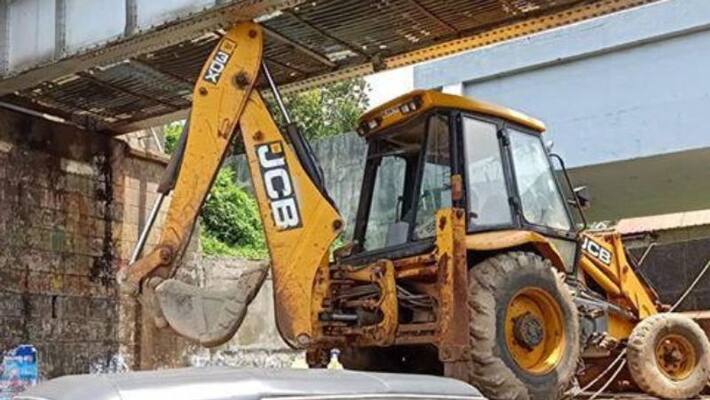 driver attacks with jcb on suraiah in mulugu district driver attacks with jcb on suraiah in mulugu district