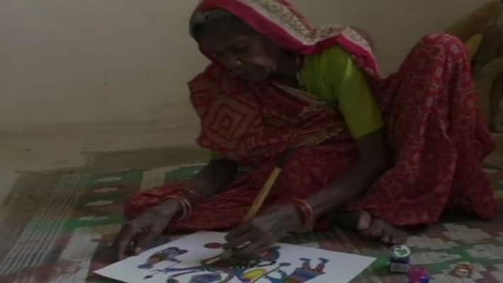 80 years old woman paintings are now being showcased in Italy exhibition 80 years old woman paintings are now being showcased in Italy exhibition