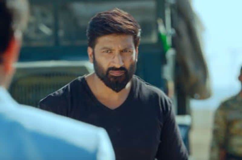 ఫస్టాఫ్ జస్ట్ ఓకే అన్నట్లు గా సీన్స్ సాగాయి. స్పైగా ఫరవాలేదు కానీ ఆ మధ్యలో వచ్చే రొమాంటిక్ ట్రాక్, కామెడీ సీన్స్ బోర్ కొట్టిస్తాయి. ఉన్నంతలో ఇంట్రెవల్ కాస్త ఇంట్రస్టింగ్ ఉంది, సెకండాఫ్ పై ఆసక్తి కలిగిస్తుంది. అది కూడా లేకపోతే సెకండాఫ్ కు జనం ఉండపోదురేమో. ఉన్నంతలో సెకండాఫ్ కొద్దిగా బెస్ట్. గోపీచంద్ పాకిస్దాన్ లోకి వెళ్లాక కథ ఊపందుకుంటుంది. ట్విస్ట్ లు ఫరవాలేదు. అయితే ట్విస్ట్ కు ట్విస్ట్ మధ్యన బోర్ కొట్టే సీన్స్ మనని వెక్కిరిస్తాయి. ఏం చేయాలిరా అనుకునేలోగా జరీన్ ఖాన్ ఐటం సాంగ్ వచ్చి ..ఏం ఫరావాలేదు..కాస్సేపు కూర్చోండి అని భరోసా ఇస్తుంది. ఇంత నీరసంగా ఓ స్పై సినిమా ఉండటానికి కారణం కేవలం స్క్రీన్ ప్లే సమస్యనే. ఇలాంటి సినిమాలో థ్రిల్లింగ్ ఎపిసోడ్స్ ఎక్సపెక్ట్ చేస్తాం. అలాంటిదేమీ లేదు. ఏదైమైనా..రొటీన్ కథకు అంతకన్నా రొటీన్ స్క్రీన్ ప్లే చేయటంతో ఈ కొత్త స్పై.. కేవలం కొత్త చొక్కా వేసుకున్న పాత గూఢచారే అయ్యాడు.