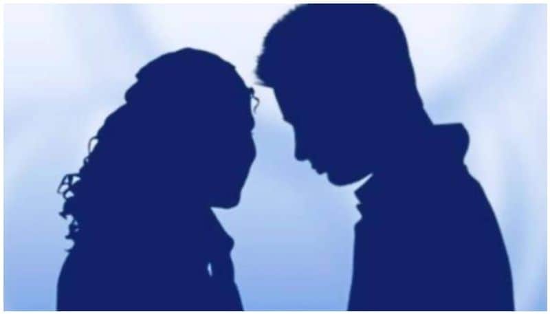 దాంపత్య జీవితంలో శృంగారానిదే పెద్దపీట. అయితే.. ఒకప్పటితో పోలిస్తే.. ఇప్పటి దంపతులు శృంగార జీవితాన్ని సరిగా ఆస్వాదించలేకపోతున్నారట. భార్యల కారణంగా భర్తలు ఈ విషయంలో చాలా ఇబ్బందులు పడుతున్నారట. ఇదే విషయంలో ఓ సంస్థ జరిపిన సర్వేలో విస్తుపోయే నిజాలు బయపడ్డాయి.
