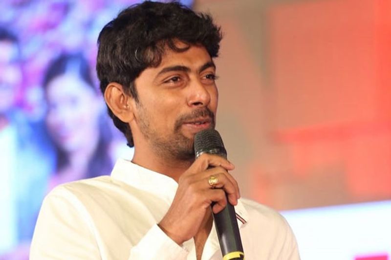 విరించి వర్మ - 'ఉయ్యాల జంపాల' సినిమాతో దర్శకుడిగా ఎంట్రీ ఇచ్చి మొదటి సినిమాతో సక్సెస్ అందుకున్నాడు.