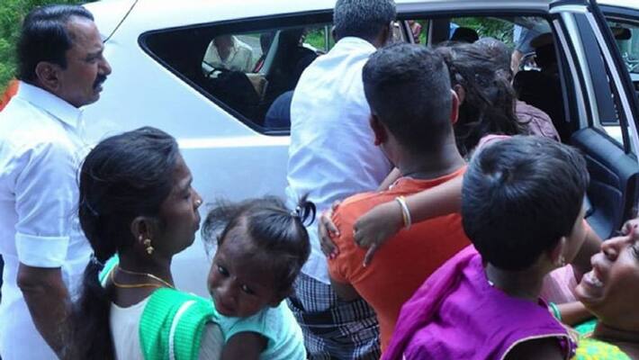 minister senkottaiyan helped a family who met accident in gobi minister senkottaiyan helped a family who met accident in gobi