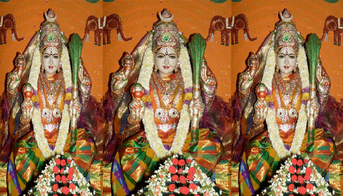 రాజరాజేశ్వరీ దేవి అవతారంలో అమ్మవారు