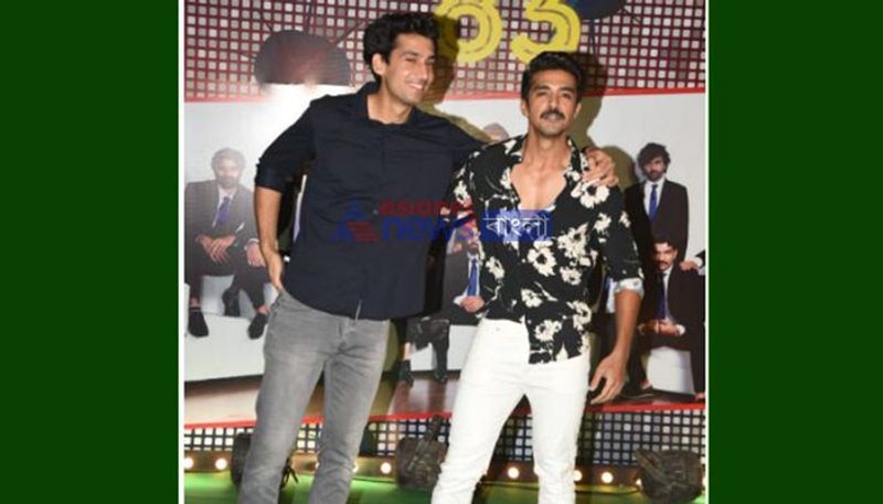 এই ছবিতে বাস্তবের মতই স্বামী স্ত্রী’র ভূমিকায় দীপিকা রণবীর। রণবীর যেমন ১৯৮৩ বিশ্বকাপ জয়ী অধিনায়ক কপিল দেবের ভূমিকায় অভিনয় করবেন, তেমনই কপিলের স্ত্রী রোমি ভাটিয়ার চরিত্রে দেখা যাবে দীপিকাকে।
