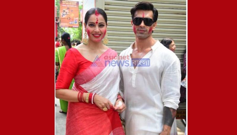 করণ সিং-এর সঙ্গেই একই ফ্রেমে ধরা দিলেন বিপাশা। বর্তমানে ধারাবাহিকের কাজ নিয়ে বেজায় ব্যস্ত করণ।