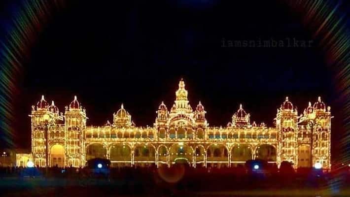 Mysuru Dasara Ban on tourists visit lifted by district administration -ymn Mysuru Dasara Ban on tourists visit lifted by district administration -ymn