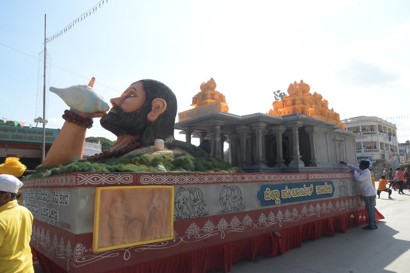 Mysuru dasara 2019 photo gallery of Karnataka districts tablo