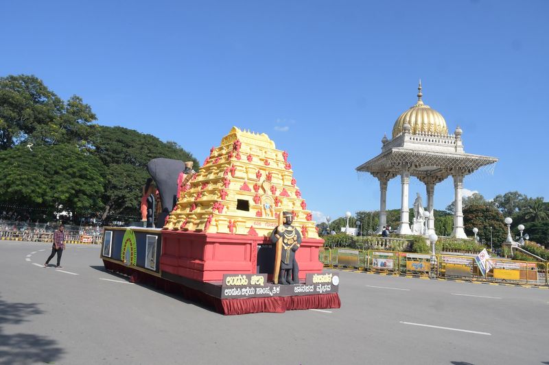 Mysuru dasara 2019 photo gallery of Karnataka districts tablo