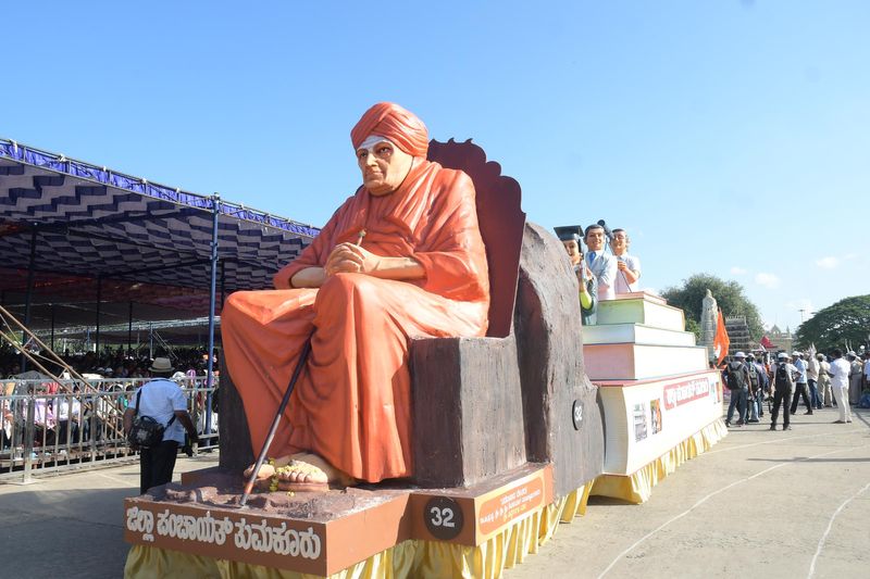 Mysuru dasara 2019 photo gallery of Karnataka districts tablo