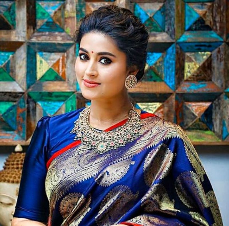 கொள்ளை கொள்ளும் அழகு