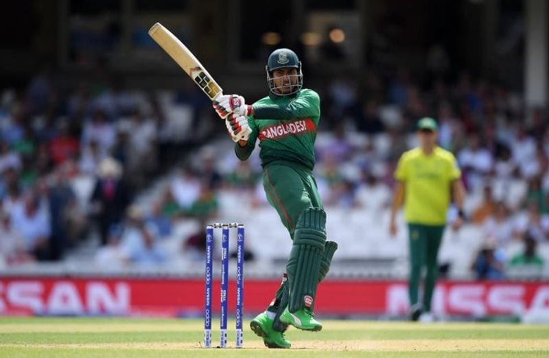 Pakistan cricketer Umar Akmal levels the record of Tillakaratne Dilshan of most ducks in T20Is