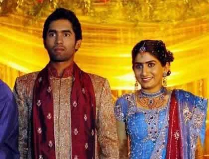 ఇప్పుడు నికితా, మురళీ విజయ్లకు ముగ్గురు పిల్లలు. ఒకప్పుడు ప్రాణ స్నేహితులుగా ఉన్న మురళీ విజయ్, దినేశ్ కార్తీక్... ఈ సంఘటన తర్వాత బద్ధ శత్రువులుగా మారిపోయారు.