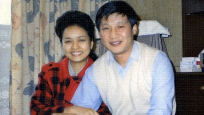 Know love story of China President Xi Jinping and Folk singer Peng Liyuan BSS