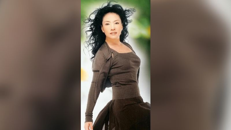 Know love story of China President Xi Jinping and Folk singer Peng Liyuan BSS