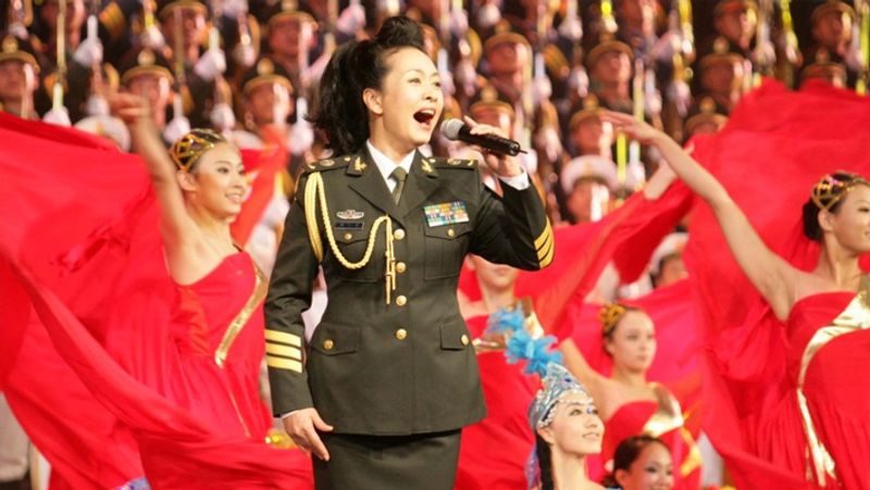 Know love story of China President Xi Jinping and Folk singer Peng Liyuan BSS