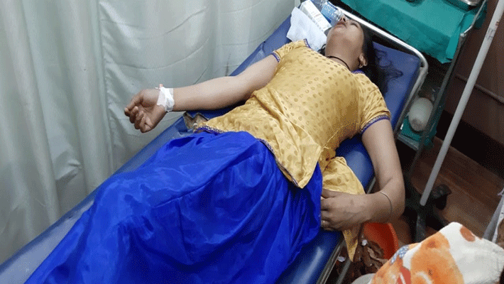 story of selfie craze in youngsters girl falls from top of electric jhula in bhihar story of selfie craze in youngsters girl falls from top of electric jhula in bhihar
