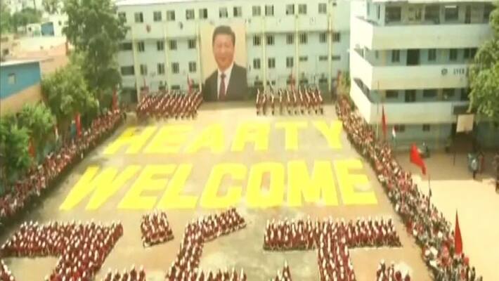 school students welcomed chinese president school students welcomed chinese president