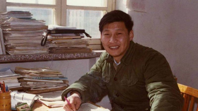 Know love story of China President Xi Jinping and Folk singer Peng Liyuan BSS