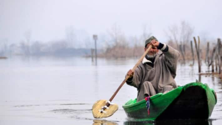 All Postpaid Mobile Phones To Be Restored In Kashmir From Monday All Postpaid Mobile Phones To Be Restored In Kashmir From Monday