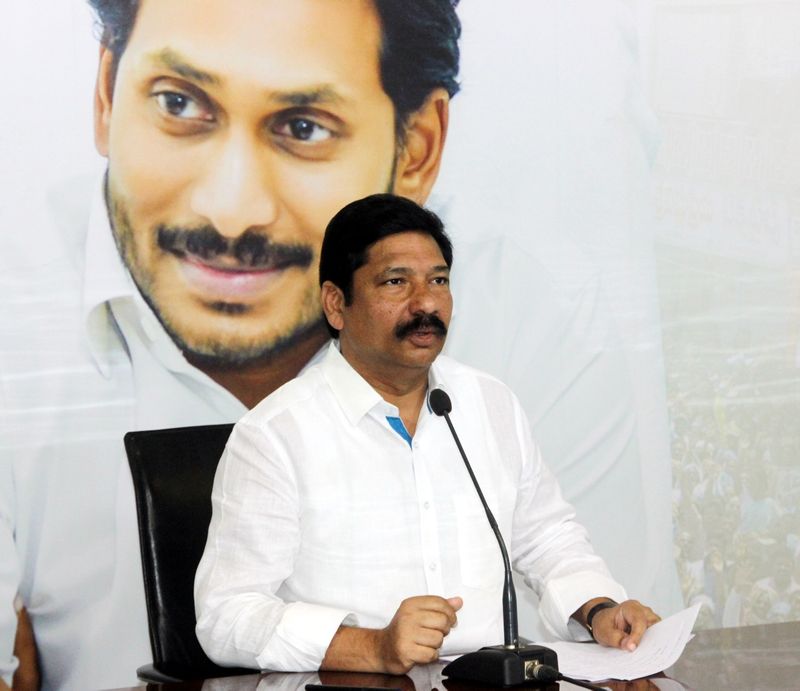 వీరితో పాటు పలాస నియోజకవర్గం నుంచి సిదిరి అప్పలరాజు, కృష్ణా జిల్లా పెడన నుంచి జోగి రమేష్ పేర్లు కూడా ప్రచారంలో ఉన్నాయి. అయితే వీరిలో ఇద్దరికి మాత్రమే అవకాశం ఉంది. ప్రస్తుతం రాజ్యసభకు ఎన్నికైన ఇద్దరు బిసి సామజిక వర్గానికి సంబంధించిన వారు. మరి వీరి స్థానాల్లో అదే సామాజిక వర్గానికి ప్రాధాన్యత ఇచ్చే అవకాశం ఉందని అభిప్రాయం వ్యక్తం అవుతోంది.