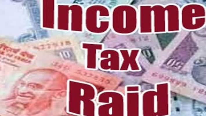 ADMK Minister Rajendra Balaji Close friens srinivasan house under IT Raid ADMK Minister Rajendra Balaji Close friens srinivasan house under IT Raid