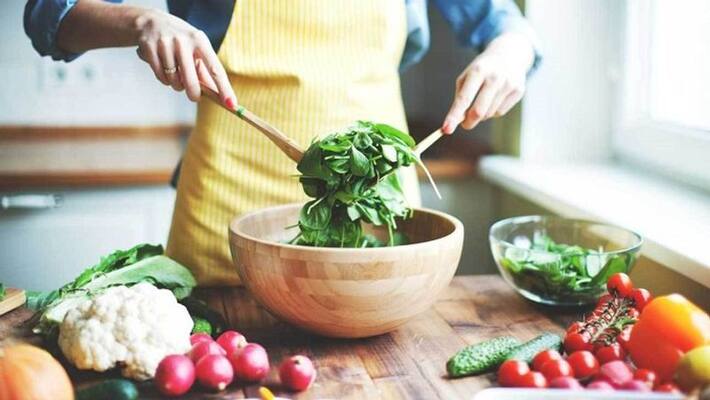 Low calorie food does not have the same effect on men and women Low calorie food does not have the same effect on men and women