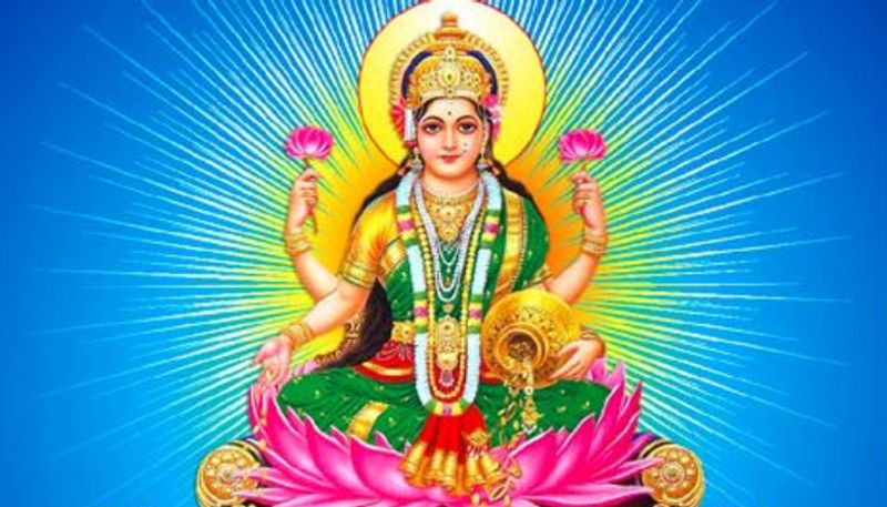 <p>শাস্ত্র মতে ঝাড়ু দান করলে আর্থিক ক্ষতি হওয়ার সম্ভাবনা থাকে।</p>