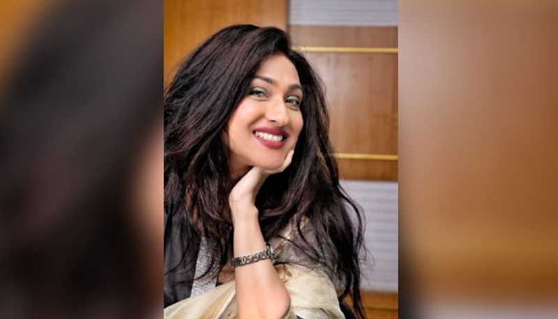 Rituparna Sengupta shares hot photos with her daughter