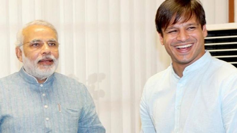 इसके अलावा विवेक ओबेरॉय ने सोशल मीडिया पर लिखा, 'एक सच्चा लीडर वो है जो अपने उदाहरण से सभी को प्रेरित करे। आपको सलाम। यह वास्तव में अविश्वसनीय है और हम में से प्रत्येक के लिए प्रेरणादायक है। हमें इस तरह के गर्वित भारतीय बनाने के लिए धन्यवाद। हम सभी को स्वस्थ और स्वच्छ भारत के लिए महत्व देना चाहिए।'