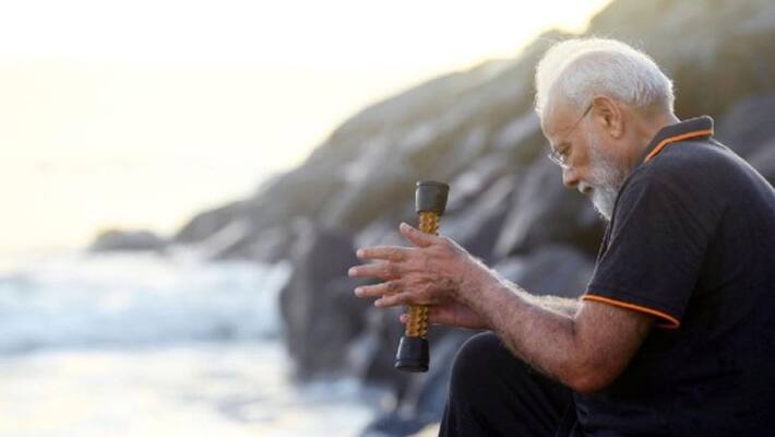 Prime Minister Narendra Modi reveals what he was carrying at Chennai beach Prime Minister Narendra Modi reveals what he was carrying at Chennai beach