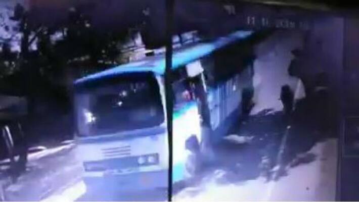 Government bus kills three cows in Bantala Government bus kills three cows in Bantala
