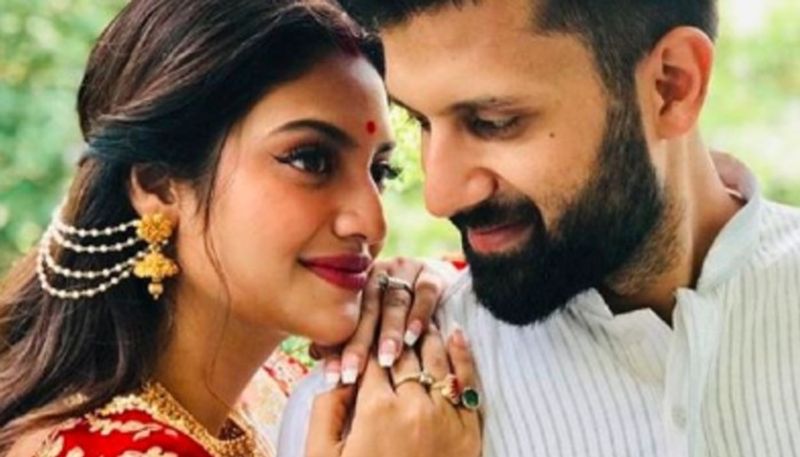 <p>ডিভোর্সের জল্পনার মধ্যেই নেটিজেনদের নজর নুসরত জাহান এবং নিখিল জৈনের সোশ্যাল মিডিয়ায়। গত একমাসের মধ্যেই সোশ্যাল মিডিয়ায় ফলোয়ার সংখ্যা চড়চড়িয়ে বেড়েছে নিখিলের। </p>