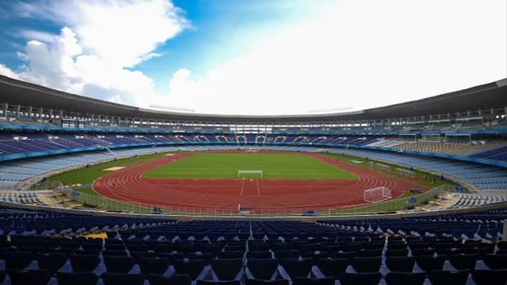 Football fans of Kolkata ready to support the Blue Tigers at YBK Football fans of Kolkata ready to support the Blue Tigers at YBK
