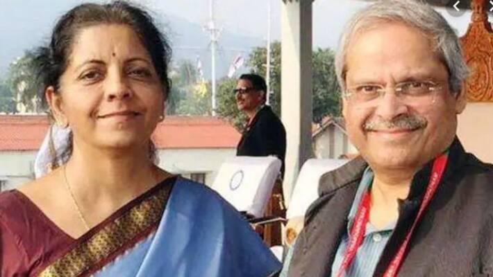 India GDP growth Rate: Finance Minister Nirmala Sitharaman's Husband Parakala Prabhakar Mocks At Her Act Of God Comment India GDP growth Rate: Finance Minister Nirmala Sitharaman's Husband Parakala Prabhakar Mocks At Her Act Of God Comment
